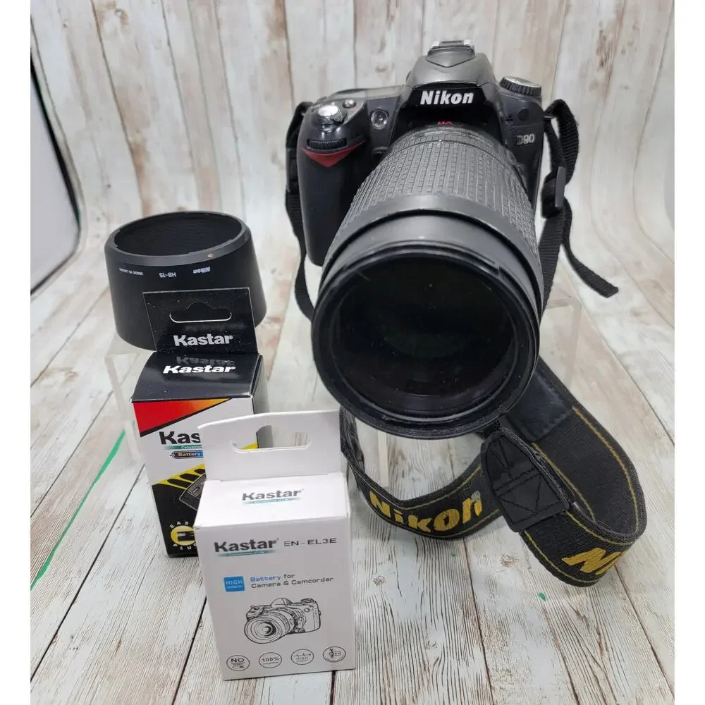 Nikon D90 DSLR Camera w/NIKKOR 70-300mm Lens Black with Battery and Charger